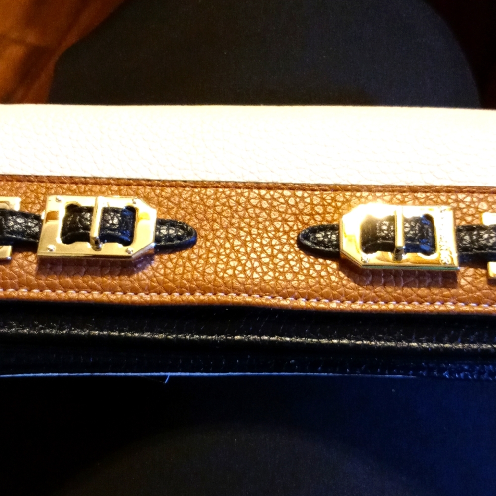 NEW Nine West Wallet